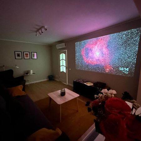 Stylish Apartment With Video Projector Bucarest Extérieur photo