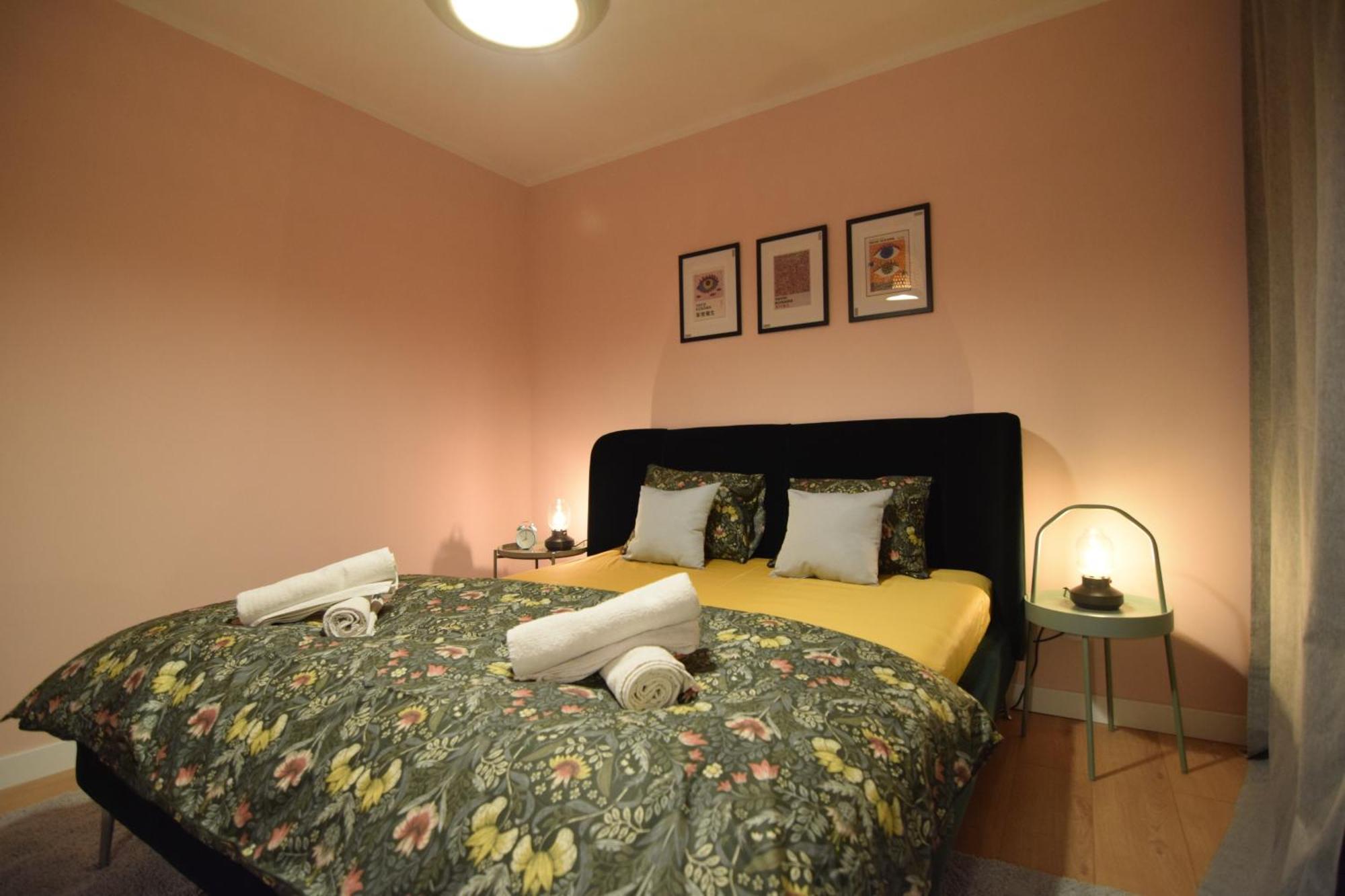 Stylish Apartment With Video Projector Bucarest Extérieur photo